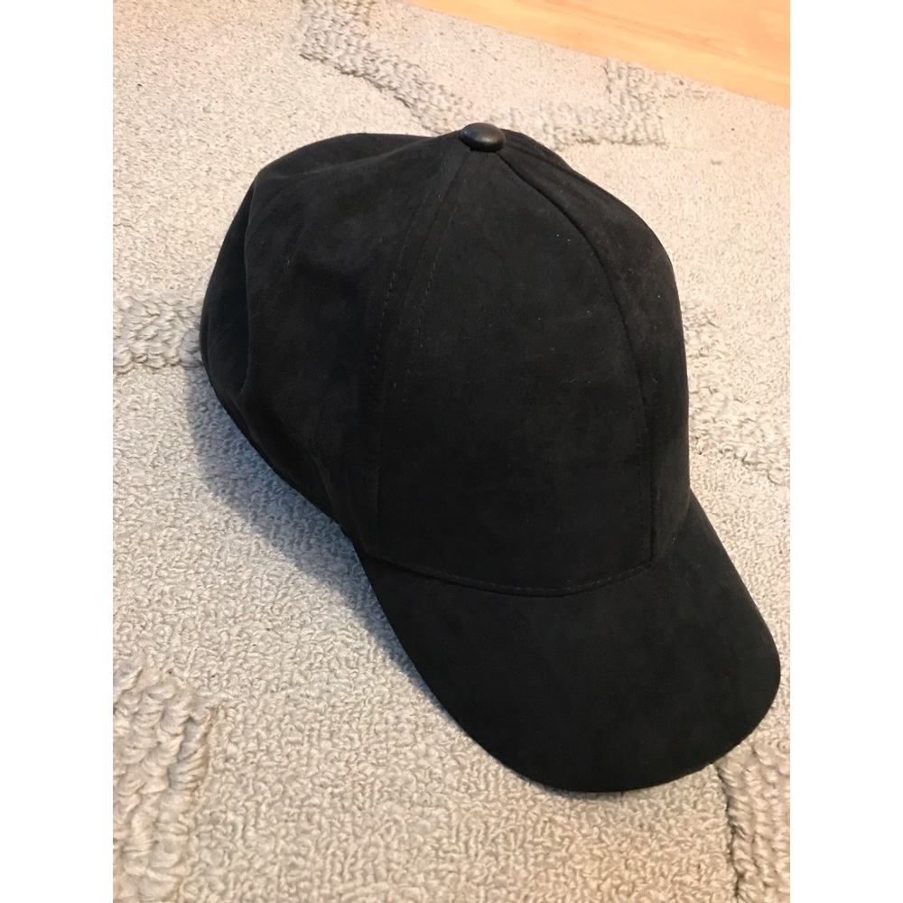 H&M NEVER WORN black suede fitted hat